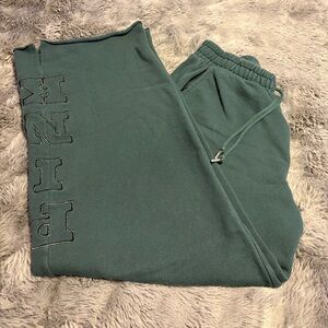 VS Pink Ivy Fleece Wide Leg Pants